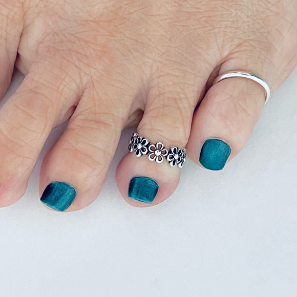 Sterling Silver Eternity Plumeria Toe Ring, Flower Rings, Hawaii Lei Jewelry - Picture 6 of 12